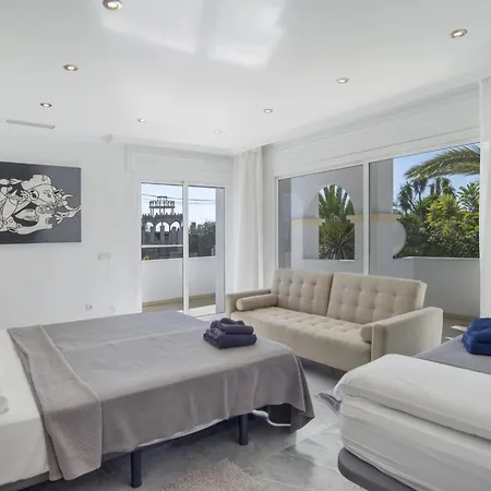 Villa De Lujo Elegante En Con Jardin Exuberante - Es-175-42 Marbella