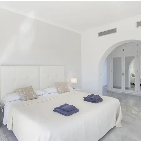 De Lujo Elegante En Con Jardin Exuberante - Es-175-42 Villa *